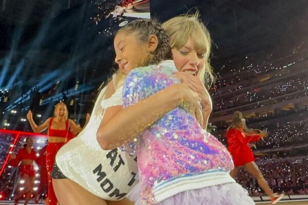 Taylor Swift Gives Kobe Bryant's Daughter Bianka Her '22' Hat in Heartwarming Moment